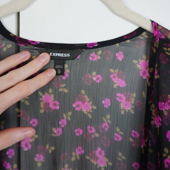 Express Semi-Sheer Floral Kimono Robe - Picture 6 of 7